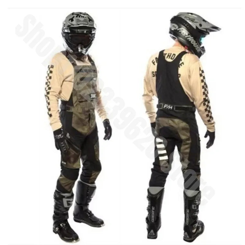 La Belle Salopette en moto