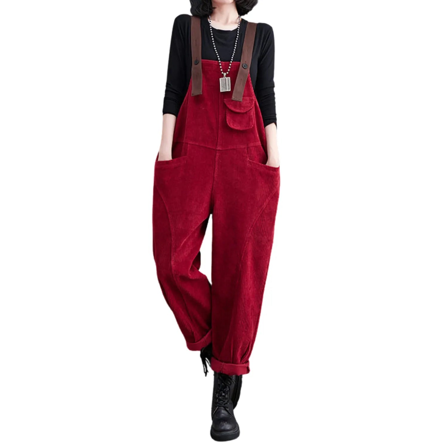 Mode féminine en salopette rouge